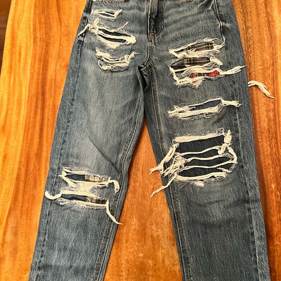 Amazing deal New worn once 2pairs American Eagle jeans size 000. Style mom-jeans - Picture 7 of 12